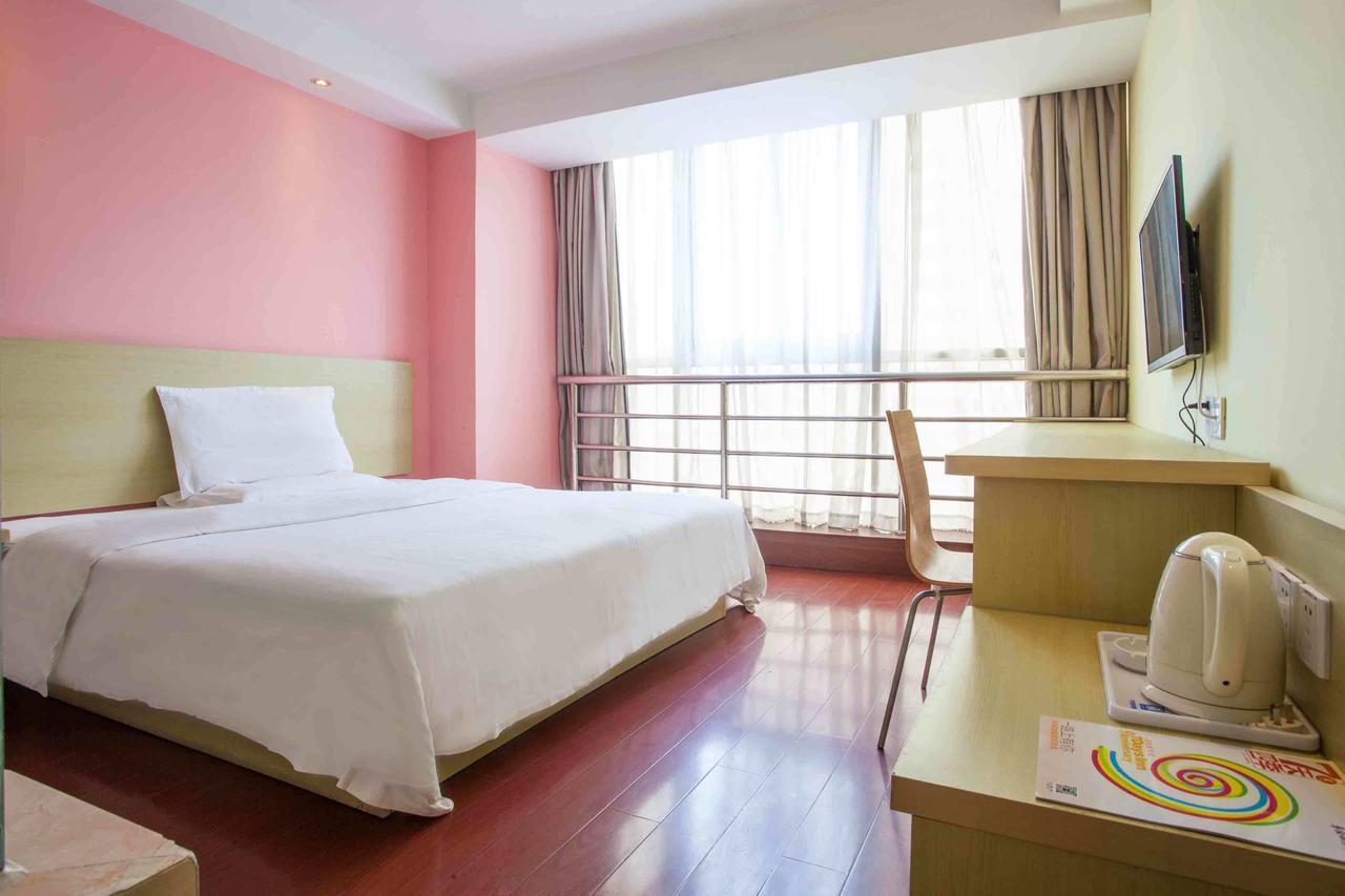 7Days Inn Yunfu Luoding Central Zewnętrze zdjęcie
